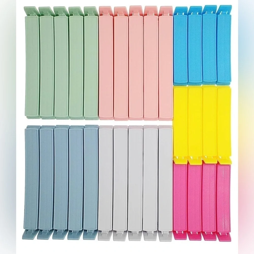 NEW 32-Piece Plastic Chip Clips